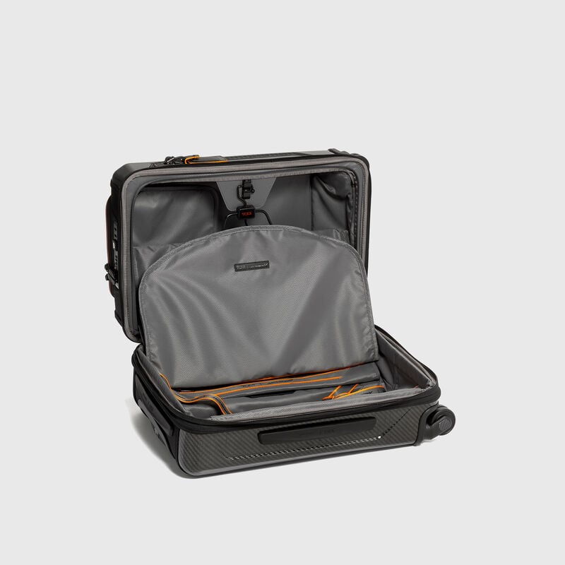 MCLAREN TUMI AERO INTL EXP 4 WHL - black